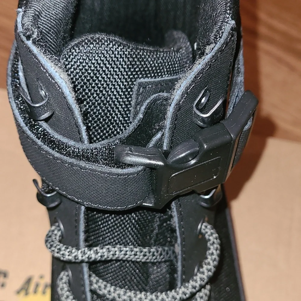 New Dr. Martens Air Wair "Combo Tech" with bounce soles size 13 - Picture 6 of 15